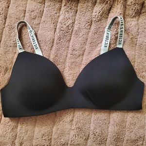 Victoria Secret Wireless Bra Size 38C
